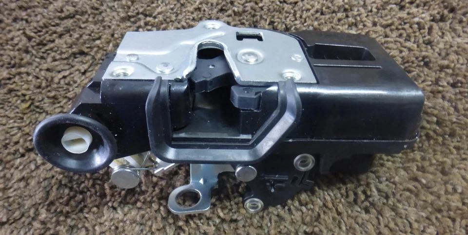 Front Left Driver Side Door Lock Actuator For 2008-2012 Chevrolet Malibu 931-310 - Image 2 of 4
