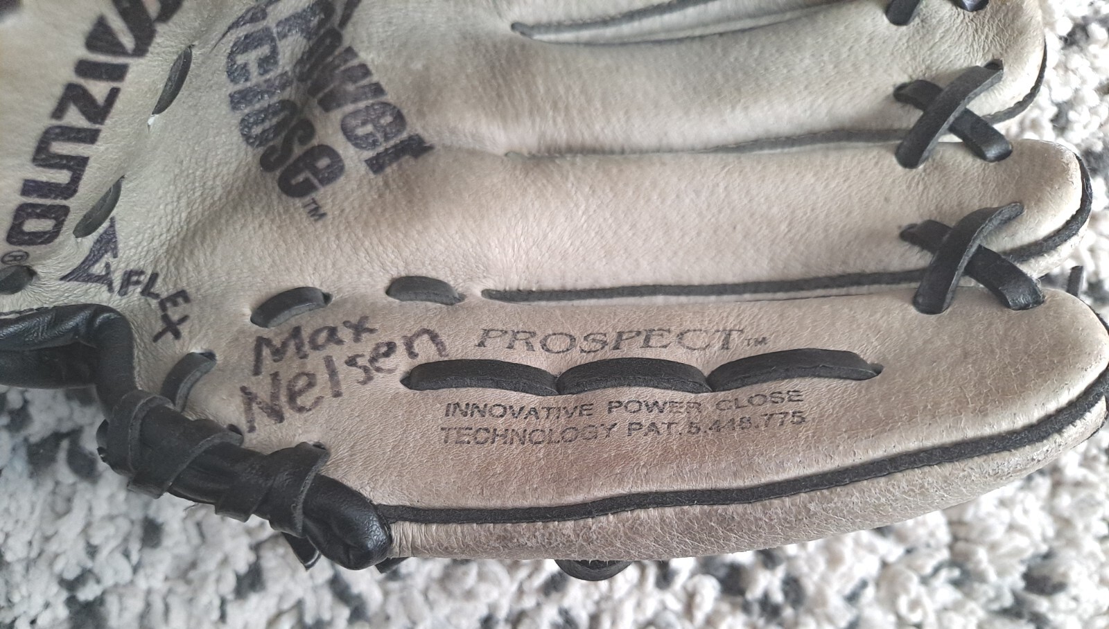 Mizuno MMX 1050P Youth Baseball Glove 10.5” Max flex Power Close