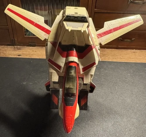 Vintage 1985 GEN 1 Transformers Jet Fire Auto Bot Action Figure Hasbro