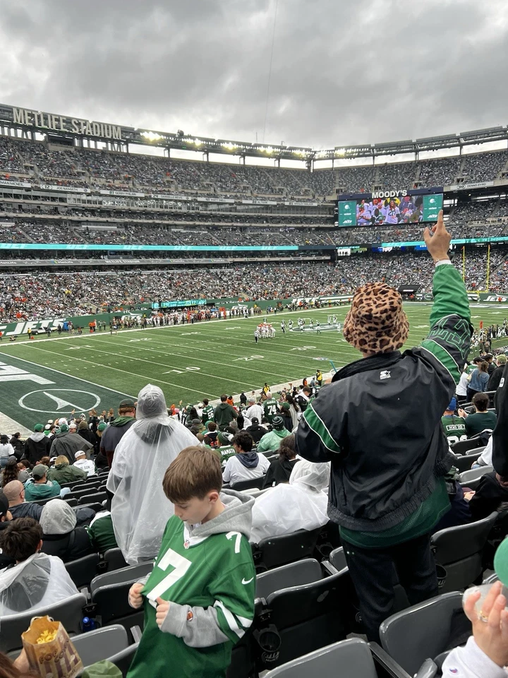 2 NEW YORK JETS VS MIAMI DOLPHINS SEC 118, ROW 31 PLUS PARKING 12/7/25 - Image 2 of 2
