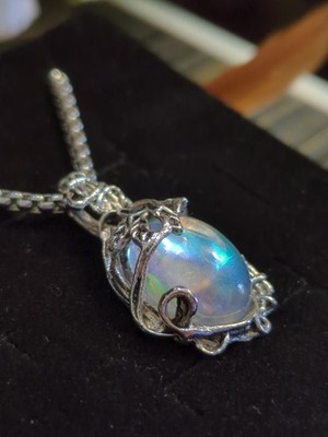 Stainless Steel Vintage Casted Looking Mirror Quartz Inner Reflect Pendant Fairy