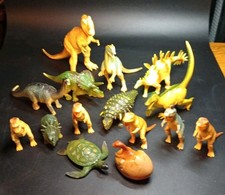 Vintage Dinosaur Lot Of 14 Triceratops T-Rex Brontosaurus Stegosaurus Model Toy