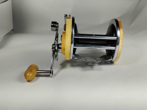 Garcia MITCHELL 600 Reel Made In France Working Good - Picture 16 of 18