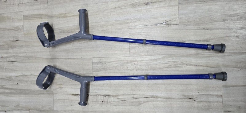 Walk Easy Juvenile Forearm Crutches 250 Pound Max 