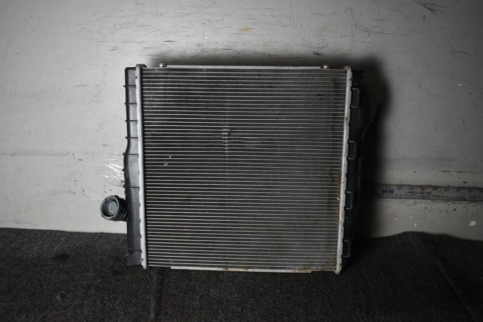 Radiador base Porsche Boxster Cayman 2017-2023 fabricante de equipamento original - Imagem 4 de 4