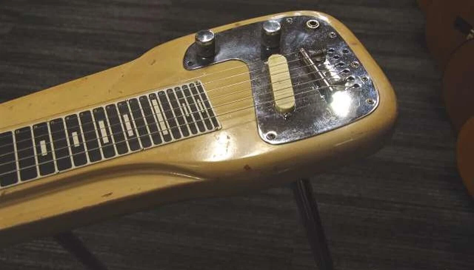 FENDER CHANPION LAP STEEL Electric Steel Guitar Used Japan - Image 2 of 4