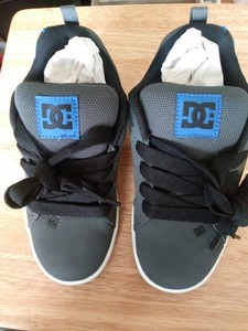 dc court graffik blue