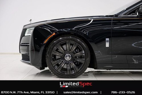 2021 Rolls-Royce Ghost Extended Wheelbase Sedan 4D - Picture 16 of 40