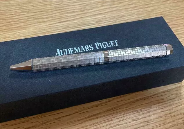 Audemars piguet royal oak silver price sale