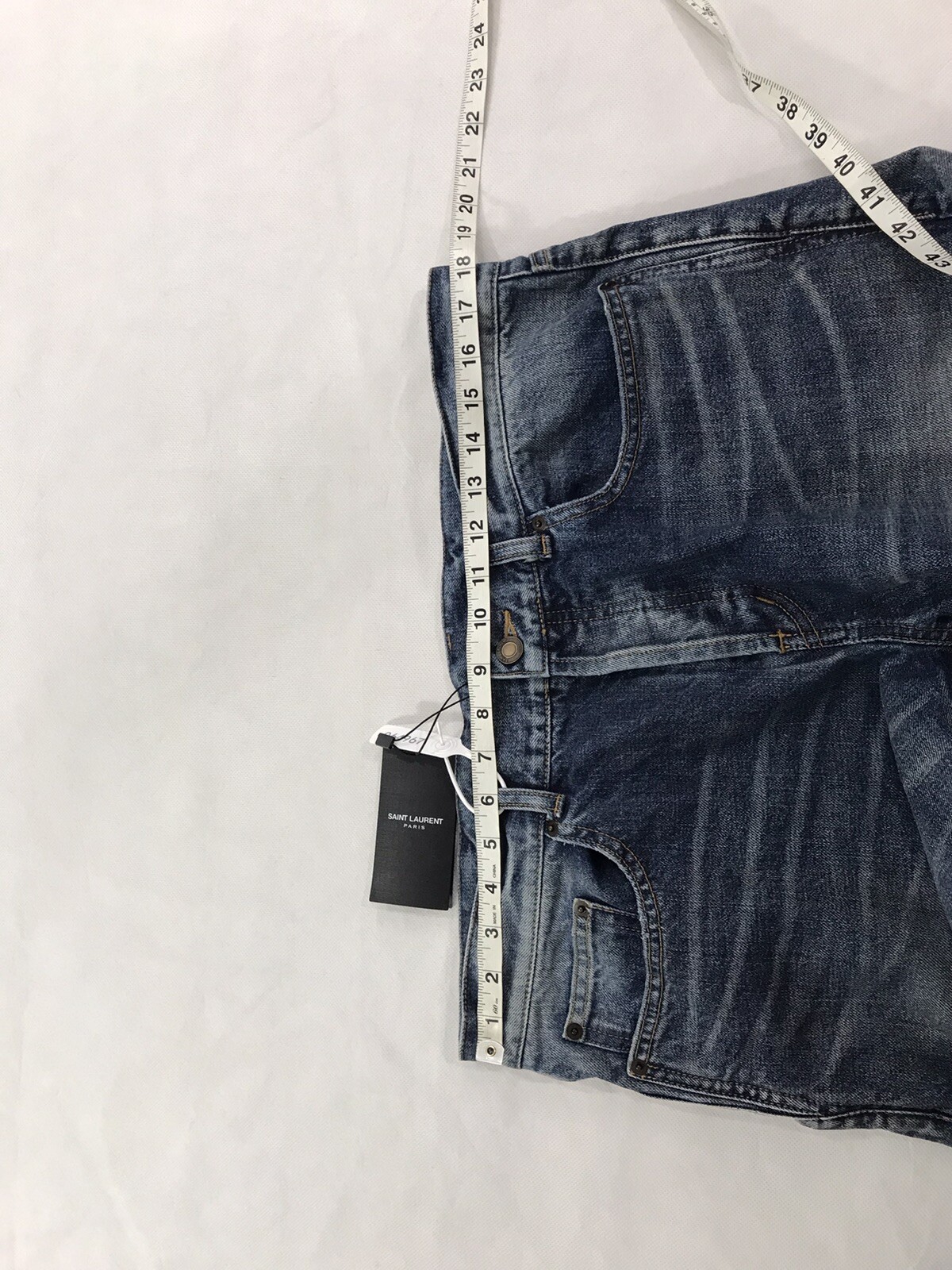 Jeans uomo Saint Laurent dipinto. 34. $790