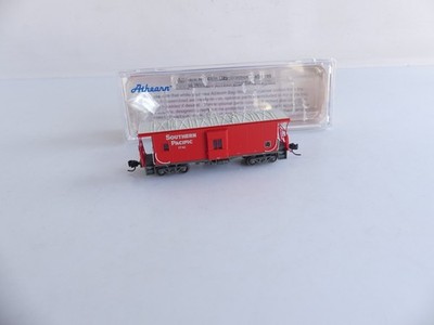 23215 ATHEARN N 1:160 / BAY WINDOW CABOOSE SOUTHERN PACIFIC 1741