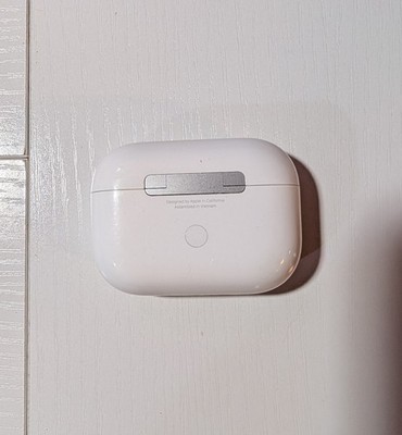 Apple Airpods Pro 1st Generation A2083 & A2084 & Wireless Charging