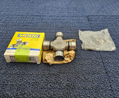 MOOG 355: Universal Joint U-Joint for 1999-2001 CHEVROLET SILVERADO 1500