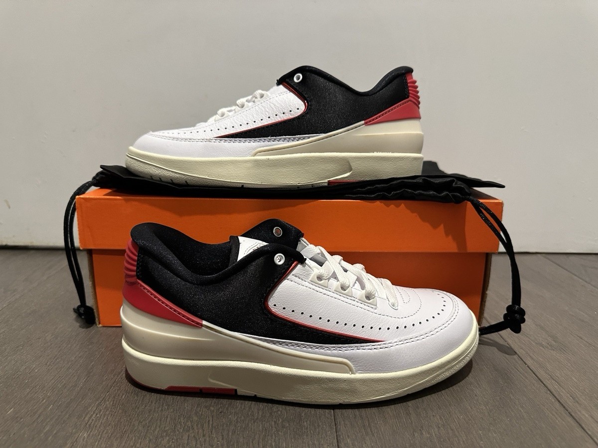 Wmns Nike Air Jordan Retro 2 Low Chicago Twist Black Red White