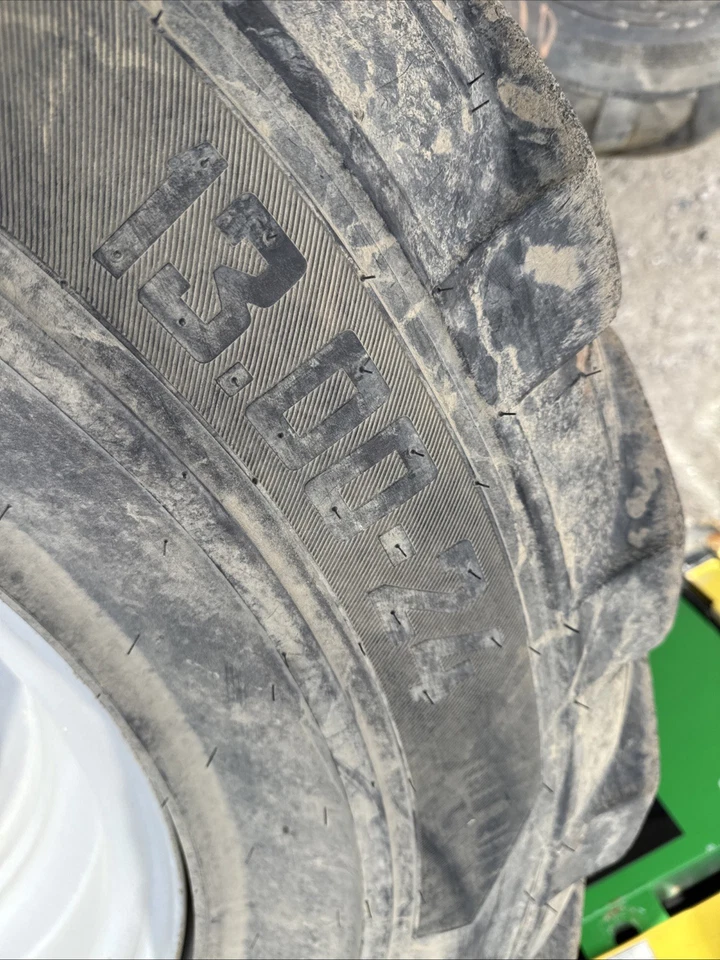 Set of 4 13.00-24 Telehandler Tires 10 Lug Used Camso TLH732 E2 24x9.00 Rim - Image 3 of 4