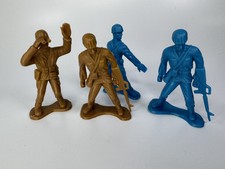 Lot of 4 Greenbrier International Large 4" Plastic Army Men Soldiers Tan/Blue
