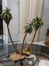 Dept. 56 Village Accessories Palm Trees Set Of 2 1 W/ BROKEN LEAVES 52820 NO BOX