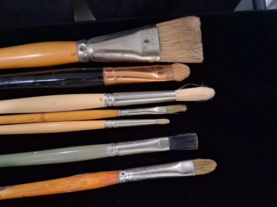 7 pinceles de pintura de mango largo de colección: Grumbacher y Simmons, brillantes, redondos, tapa plana y Filbert Foto 3 de 4