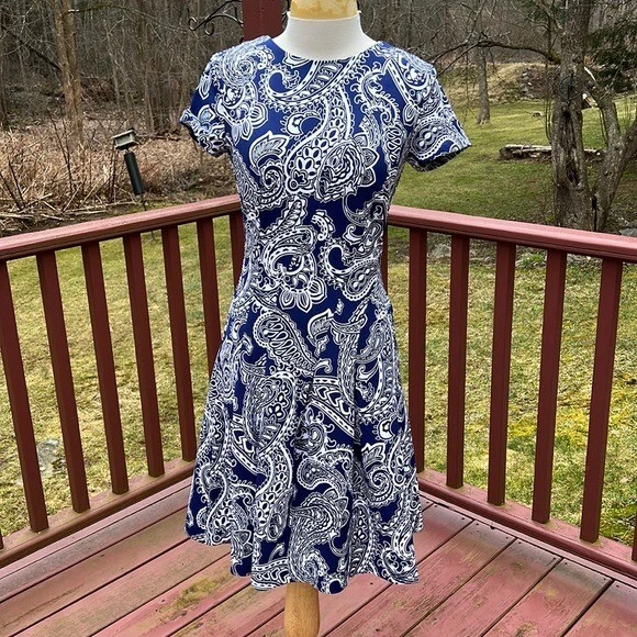 NWT Michael Michael Kors Size 2 sapphire blue paisley print short