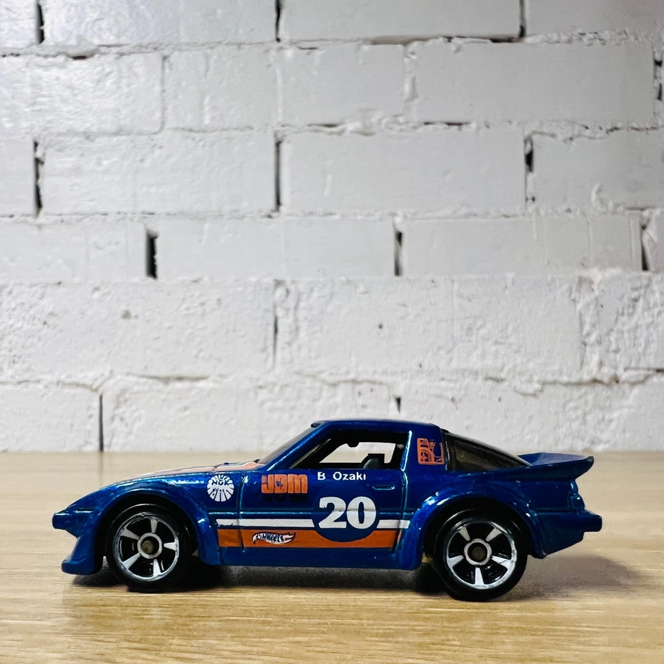 Mazda RX7 Azul Naranja Blanco 20 2012 Nuevos Modelos 31/50 Foto 3 de 4