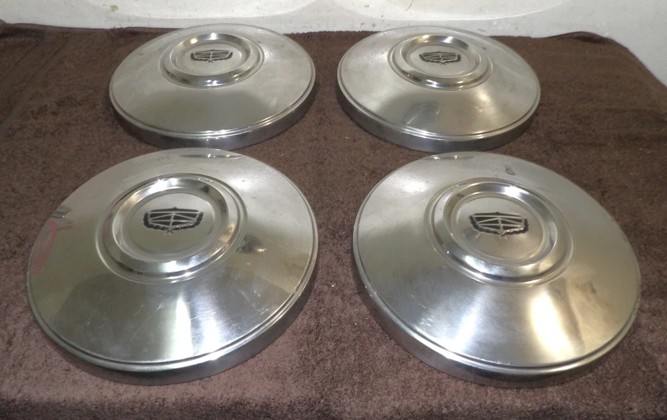 Torino Ranchero Galaxie LTD II 1972-1979 P/C Montego Nuevo de Lote Antiguo Tapacubos de Rueda para Plato para Perros Foto 2 de 4