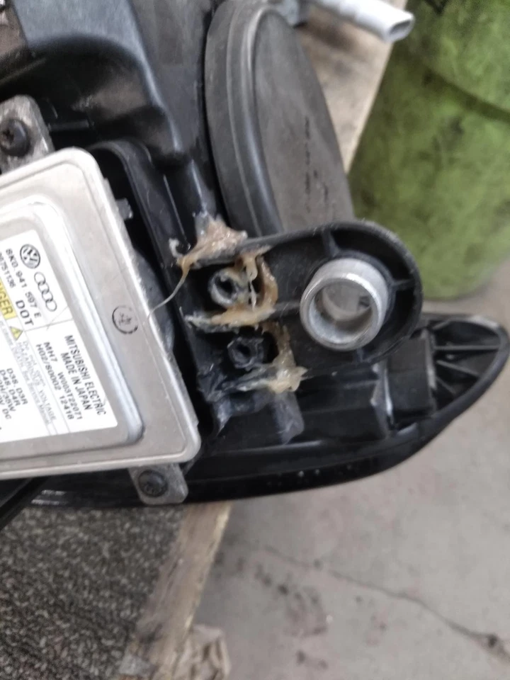 Conjunto de faros derechos usados se adapta a: Volkswagen Cc 2013 xenón HID con luces de funcionamiento Foto 2 de 4