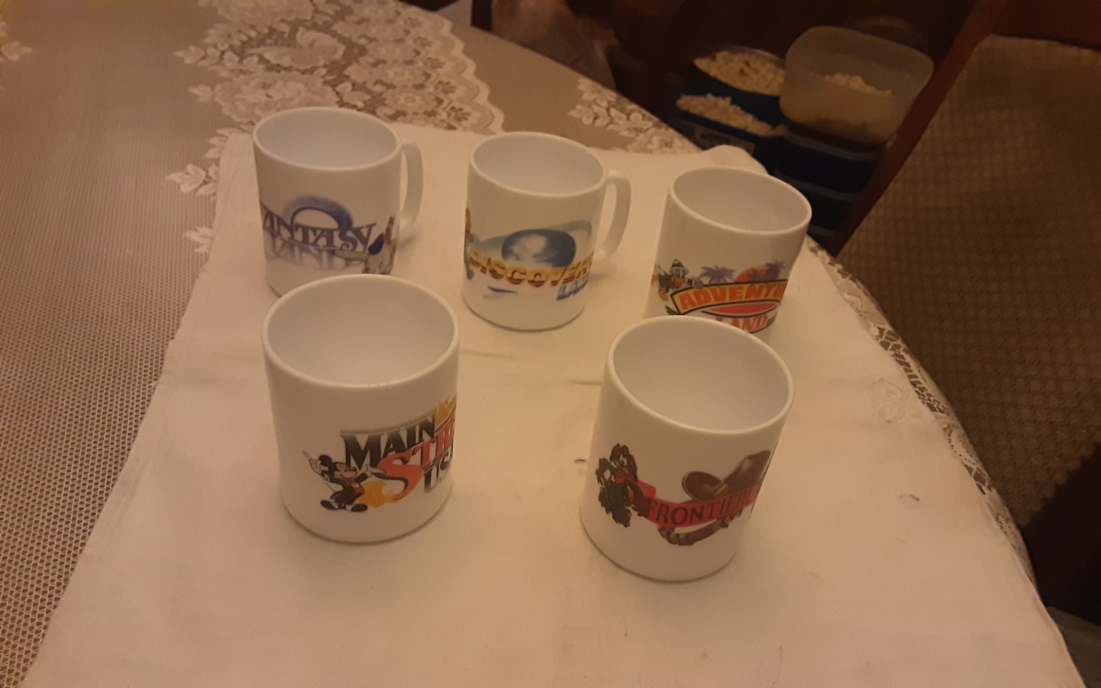 5 TASSEN ARCOPAL FRANKREICH ESSO DISNEY