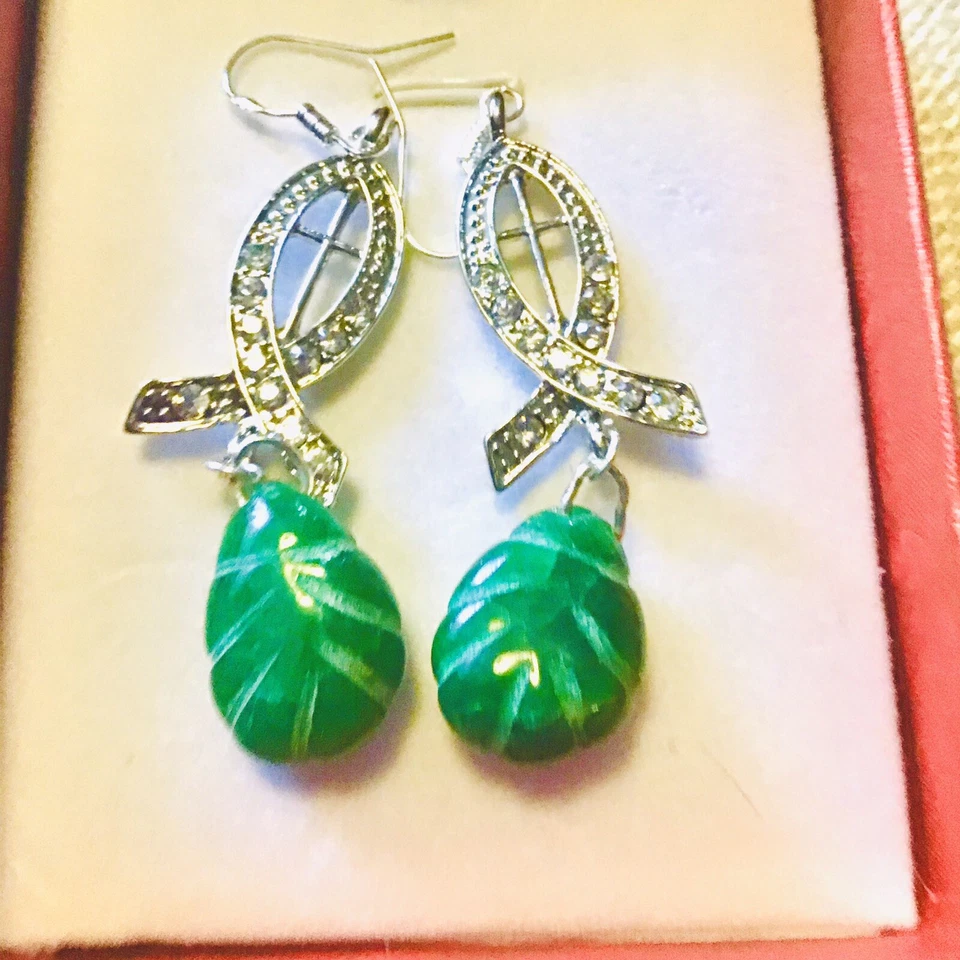 EMERALD EARRINGS W STERLING SILVER HANDCARVED 100% NATURAL 35CARATS GOODQUALITY - image 3 of 3