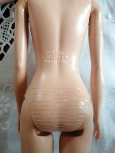 Barbie originale marchiata MATTEL - 2015 con vestito - Foto 4 di 4