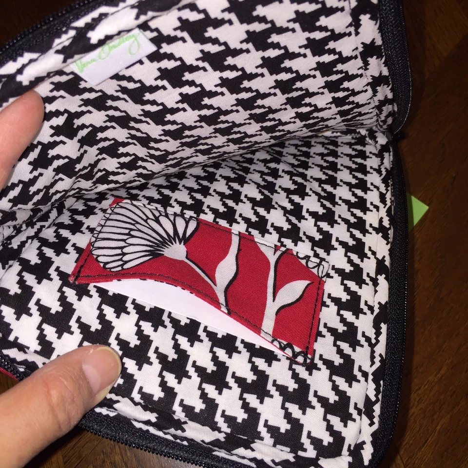 NWT Vera Bradley E-Reader Sleeve in Deco Daisy - Image 2 of 3