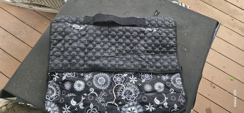 Thirty-One 31 Hanging Garment Bag Black Onyx Medallion Zipper Pockets Carryon