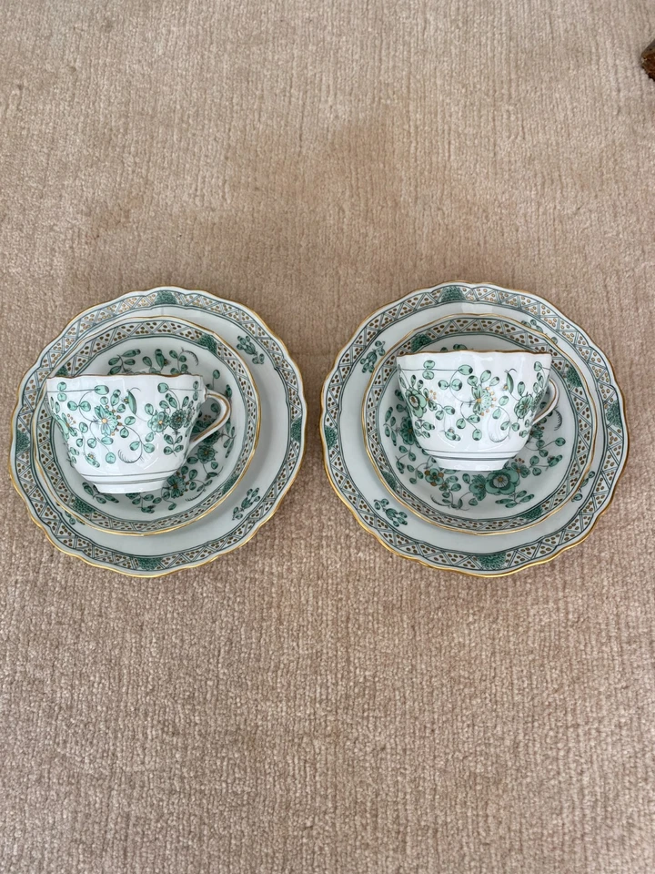 Hutschenreuther 2 Kaffeegedecke Indisch grün, reich mit Goldpunkten Form Meissen - Bild 1 von 4