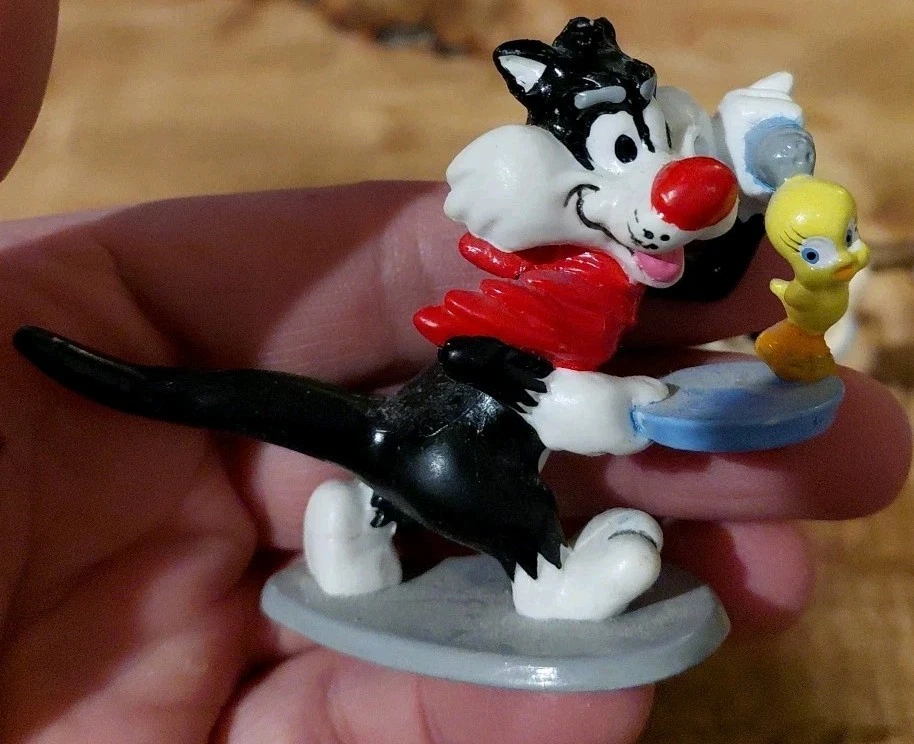 Lote de 4 figuras vintage de PVC Looney Tunes 1990 Foto 3 de 4