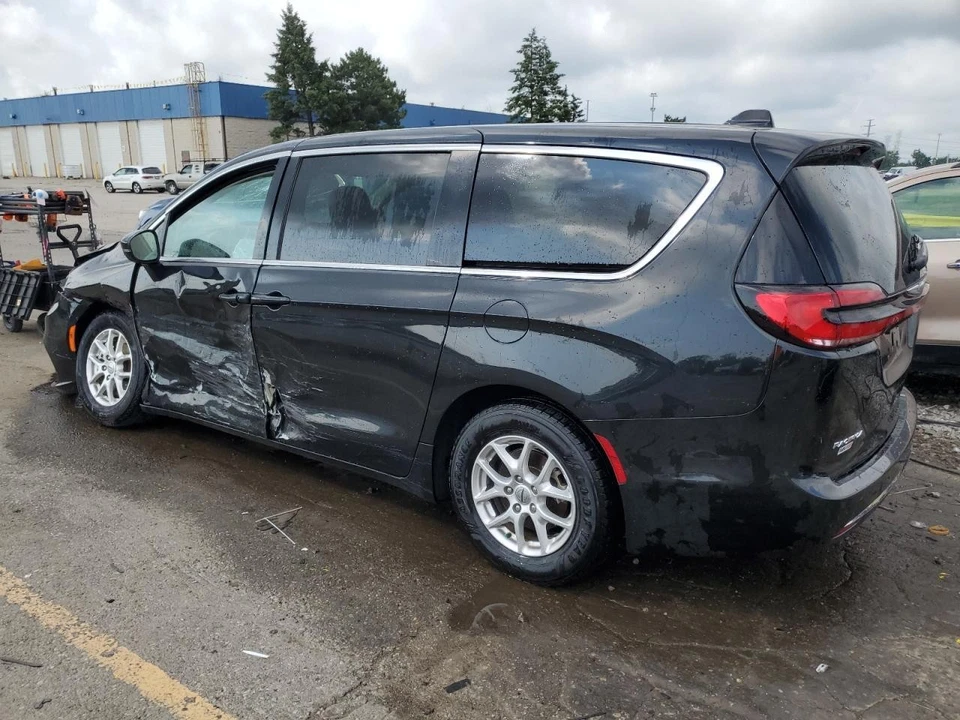 Used Automatic Transmission Shift Lever Assembly fits: 2023 Chrysler Pacifica G - Image 2 of 4