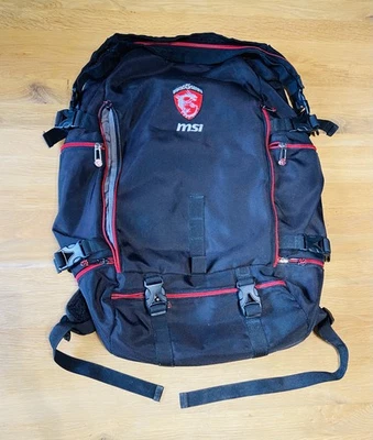 Sac à dos MSI Gaming G Series noir avec finitions rouges pour PC gamer 17´´ - Photo 1/4