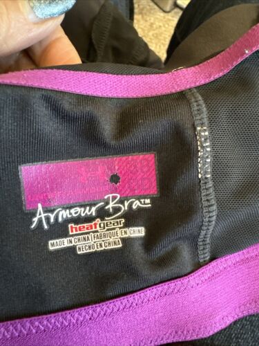 UNDER ARMOUR Black Heat Gear Sports Bra Size 38DD - Picture 3 of 9