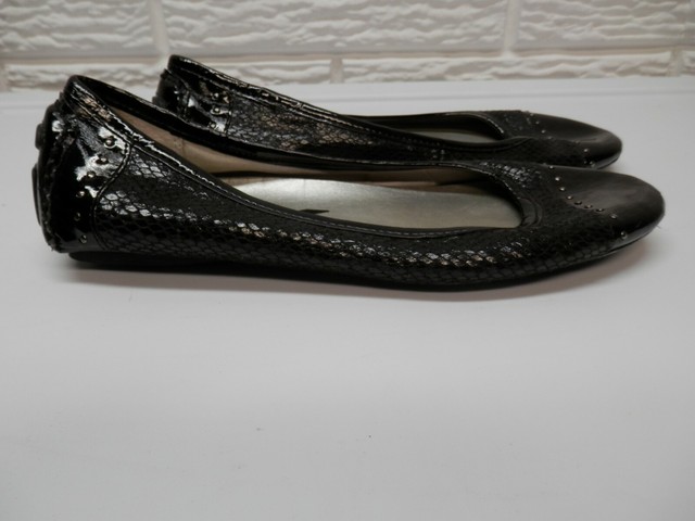 anne klein black ballet flats