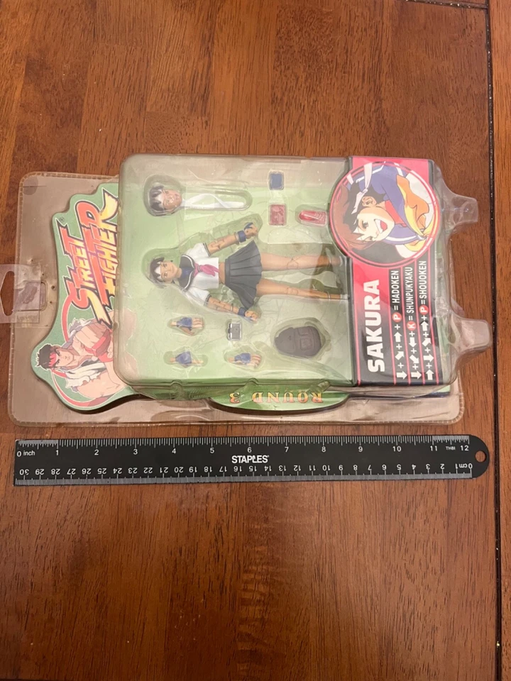 Figura de acción Capcom Street Fighter Round 3 variante Sakura Sota Toys 2005 púrpura Foto 4 de 4