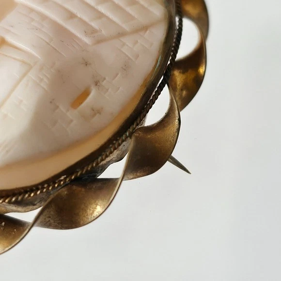 Antique Victorian Carved Shell Cameo Brooch Rebecca At The Well C Clasp - Image 3 of 4