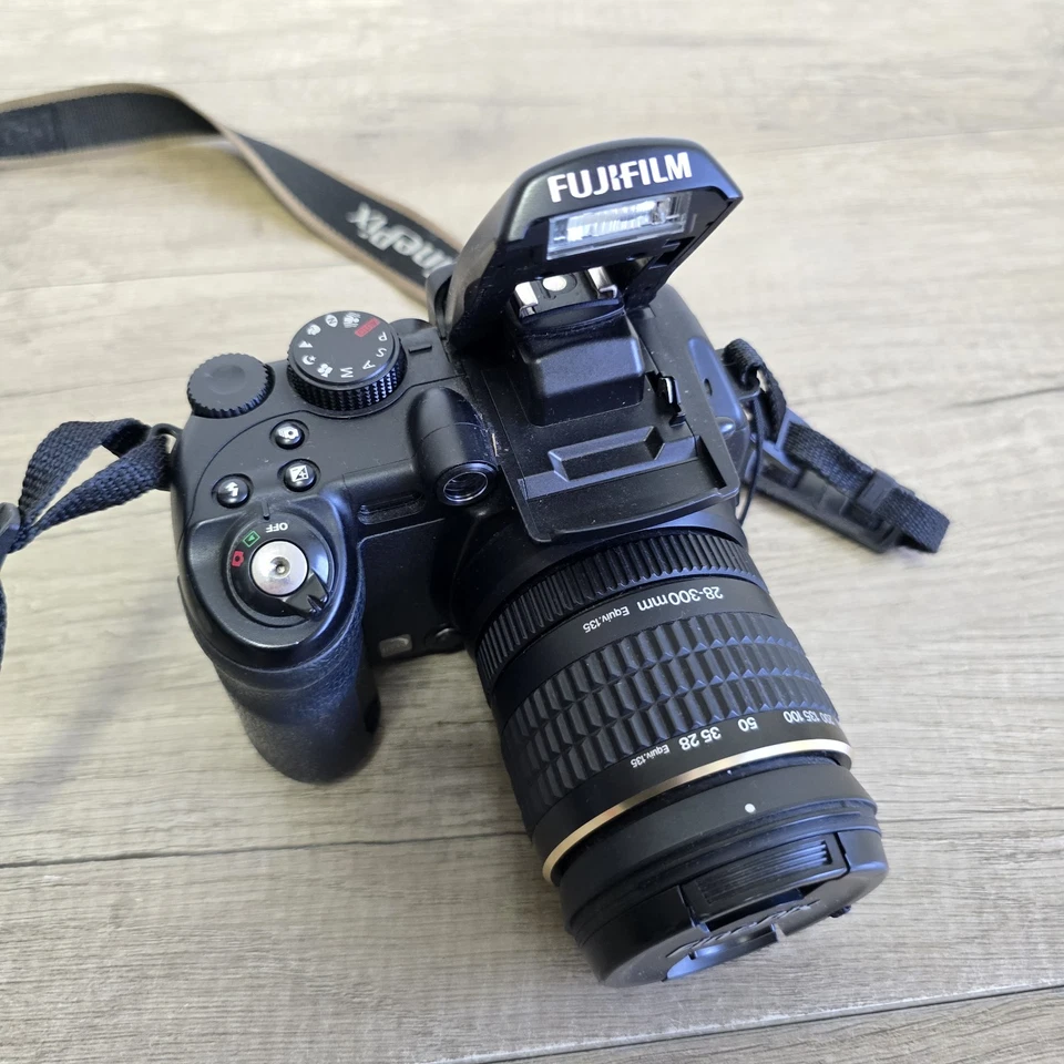 Fujifilm FinePix S9600 9.0MP Black Digital Bridge Camera With 2gb Card Working  - Image 4 of 4