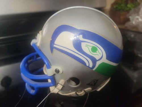 Seattle Seahawks 3 5/8 mini helmet NFL - Picture 2 of 2