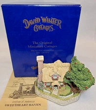 David Winter Cottages Sweetheart Haven w/ Box & CoA - Celebration Series, 1995