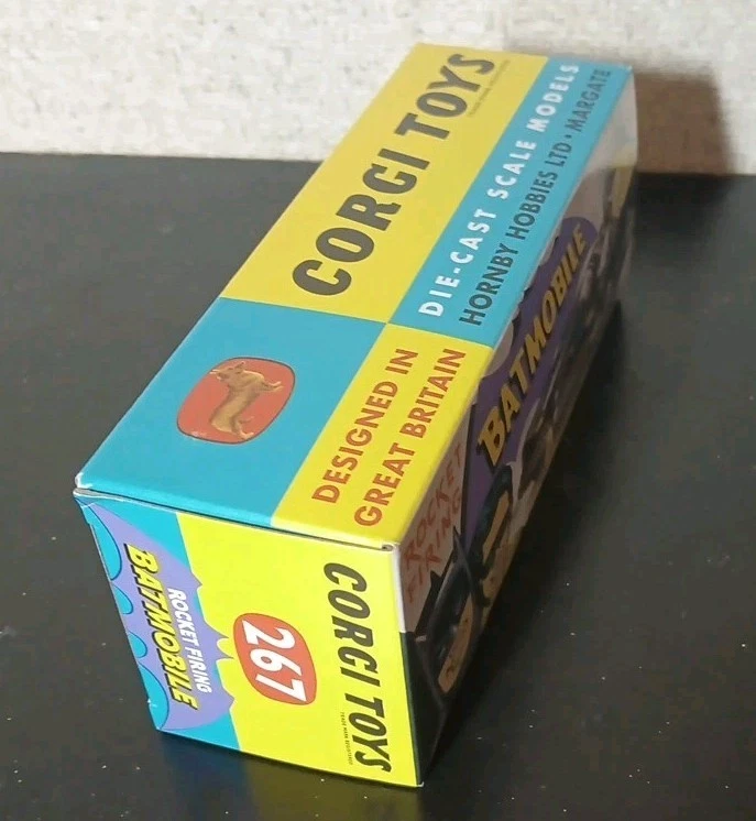 Corgi Toys - CLUB EXCLUSIVE - No 267 - Gloss Black Batmobile Reissue With COA - Image 4 of 4