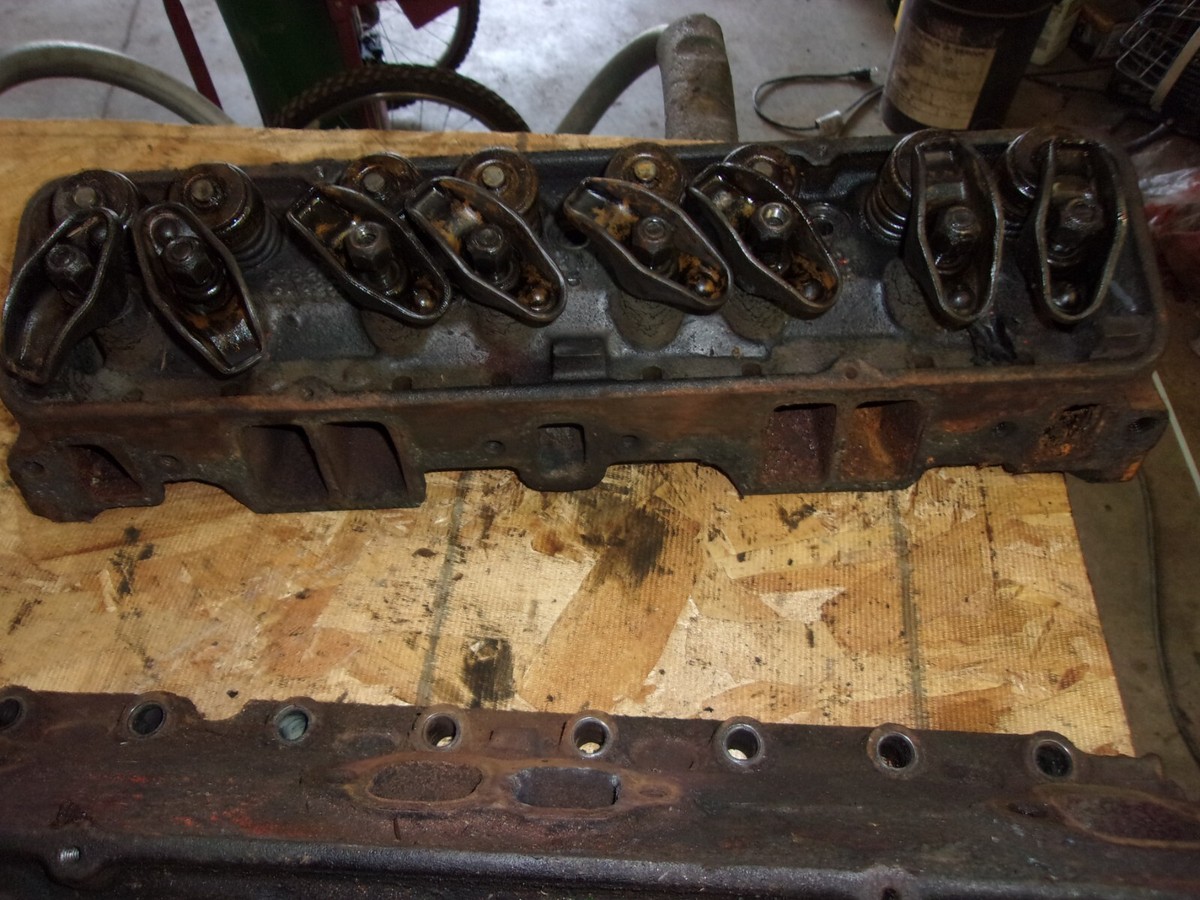 1965 SB chevy 3782461 1.94 cylinder heads double hump 327