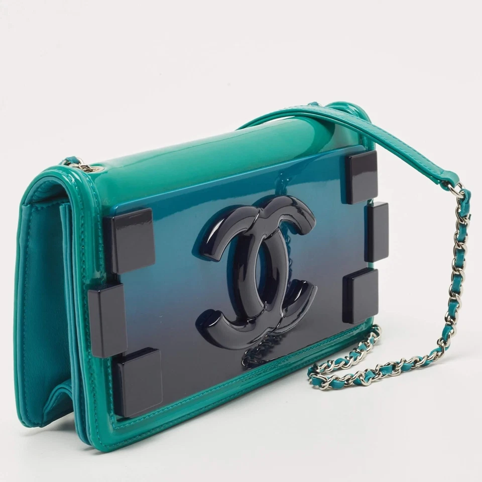 Bolso Chanel CC Plexiglás Patente Niño Ladrillo Solapa Turquesa Azul Marino Foto 2 de 4