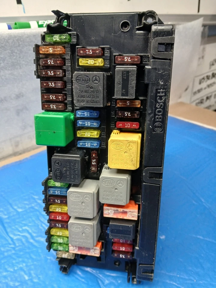 OEM Front SAM Fuse Relay Box A2129006924 for 10–20 Mercedes E350 C250 GLK - Image 3 of 4