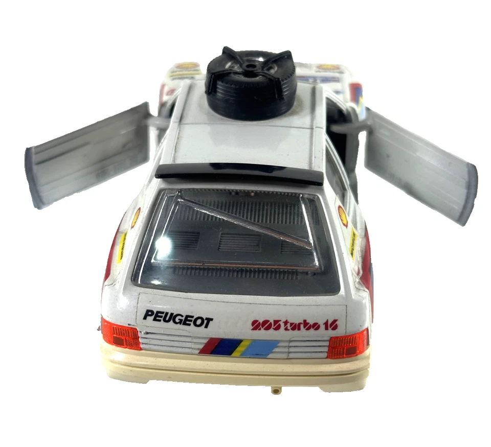 PEUGEOT 205 TURBO RALLY 1/24 MODELLINO BURAGO - Immagine 3 di 4