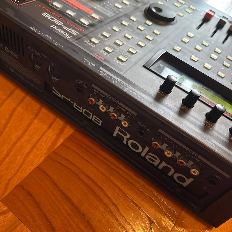 Roland SP-808 mit Stromkabel und Diskette getestet funktionstüchtig Groove Sampler - Bild 2 von 4
