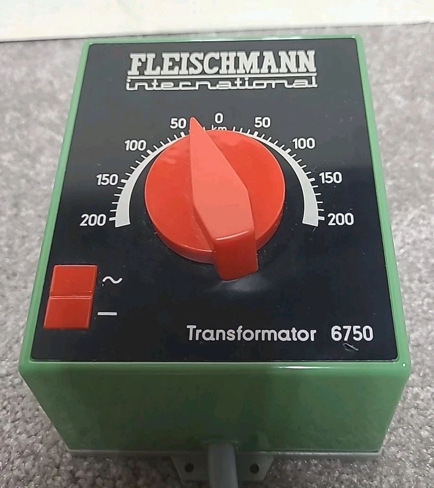 Transformador Tren Fleischmann 6750 220v 14v Salida AC/DC Hecho en Alemania Foto 2 de 4