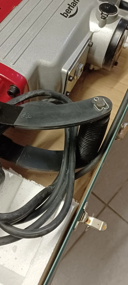 Abbruchhammer Schlaghammer Meißelhammer mit Zubehör - Bild 4 von 4